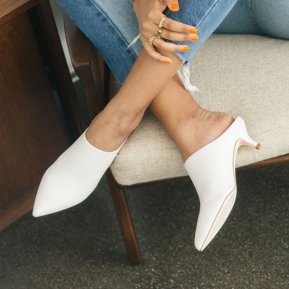 Pour La Victoire White Kitten Heel Mule 